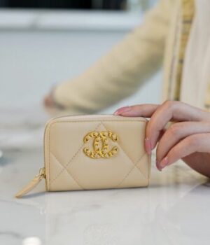 CHANEL CARD HOLDER