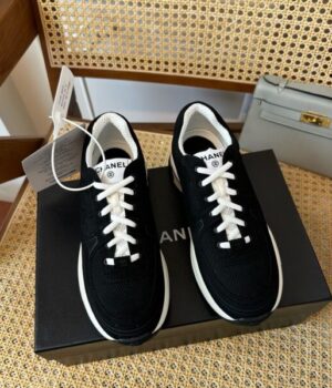 CHANEL SNEAKER