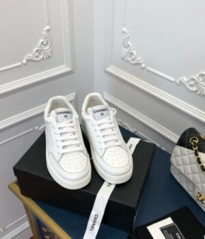 CHANEL SNEAKER