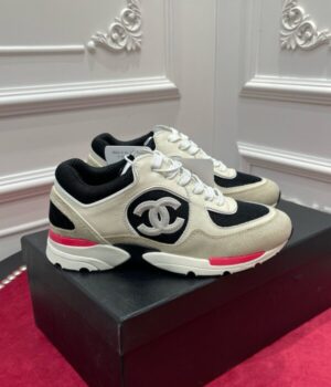 CHANEL SNEAKER