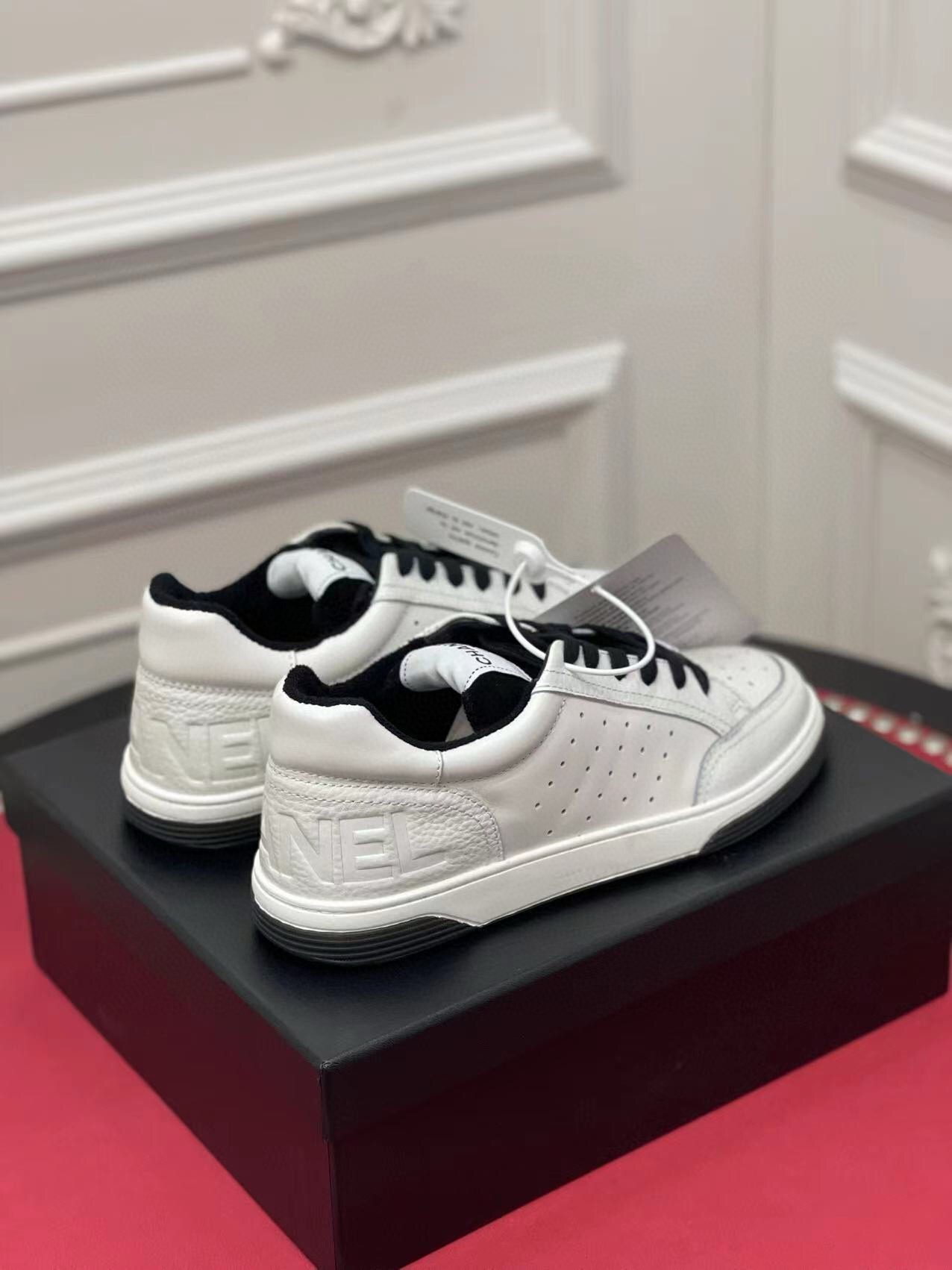 CHANEL SNEAKER - Image 3
