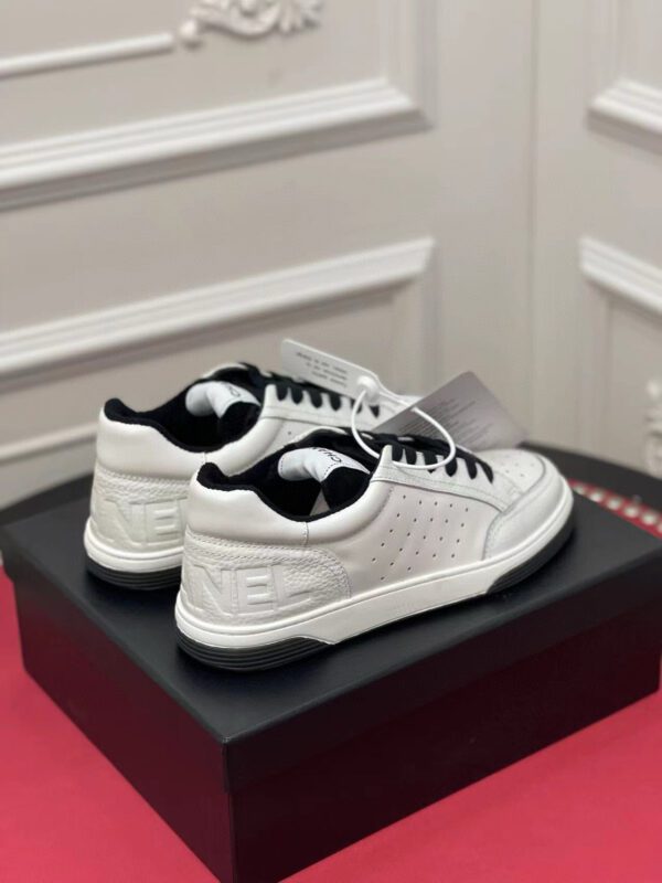 CHANEL SNEAKER - Image 4