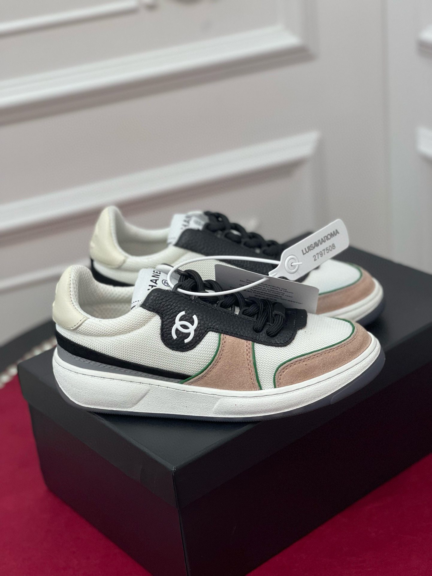 CHANEL SNEAKER - Image 2