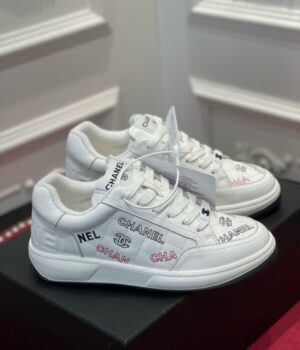 CHANEL SNEAKER