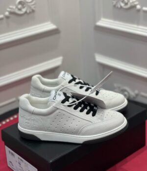 CHANEL SNEAKER