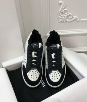 CHANEL SNEAKER