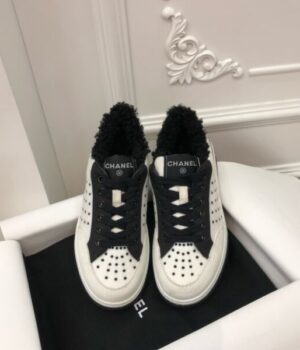 CHANEL SNEAKER
