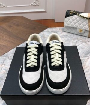 CHANEL SNEAKER