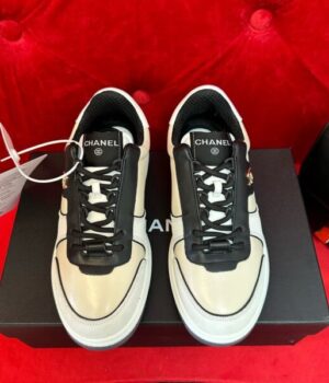 CHANEL SNEAKER