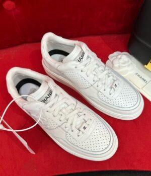CHANEL SNEAKER