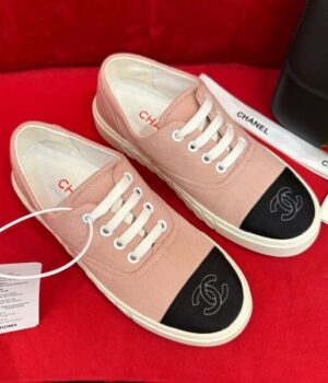 CHANEL SNEAKER