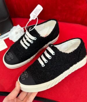 CHANEL SNEAKER
