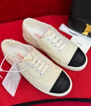 CHANEL SNEAKER
