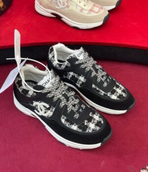 CHANEL SNEAKER