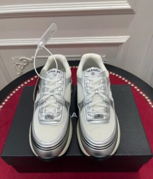 CHANEL SNEAKER