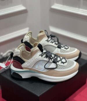 CHANEL SNEAKER