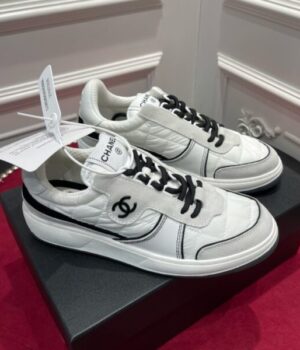 CHANEL SNEAKER