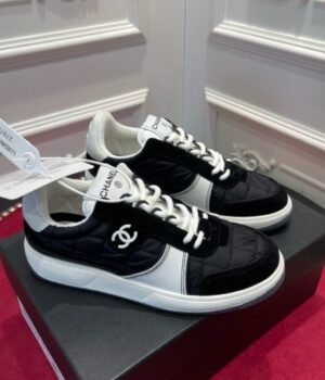 CHANEL SNEAKER