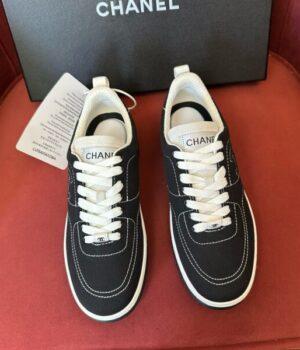 CHANEL SNEAKER