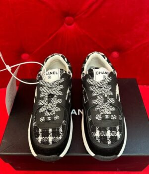 CHANEL SNEAKER