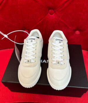 CHANEL SNEAKER