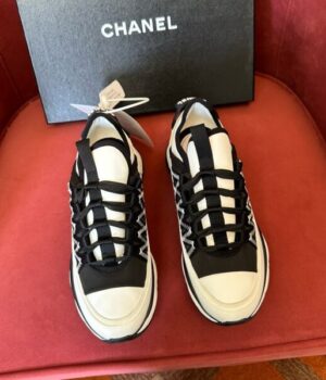 CHANEL SNEAKER
