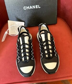 CHANEL SNEAKER