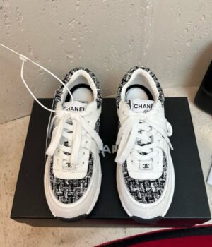 CHANEL SNEAKER