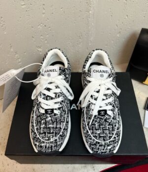 CHANEL SNEAKER