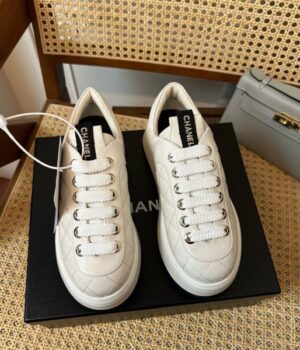 CHANEL SNEAKER