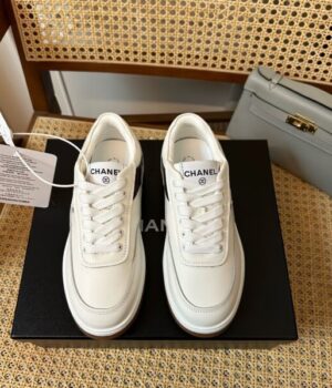 CHANEL SNEAKER