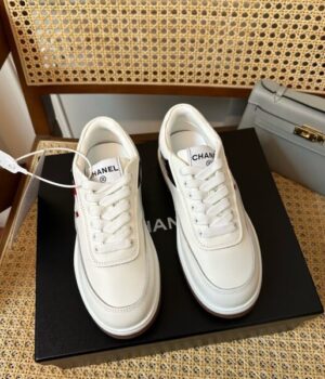 CHANEL SNEAKER