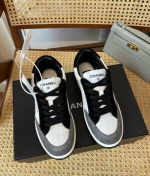 CHANEL SNEAKER