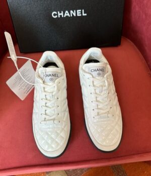 CHANEL SNEAKER