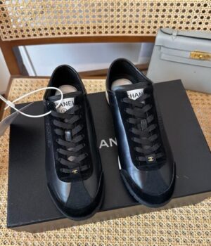 CHANEL SNEAKER