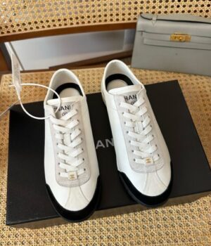 CHANEL SNEAKER