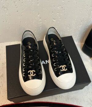 CHANEL SNEAKER
