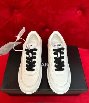 CHANEL SNEAKER
