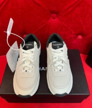 CHANEL SNEAKER