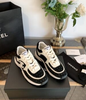 CHANEL SNEAKER