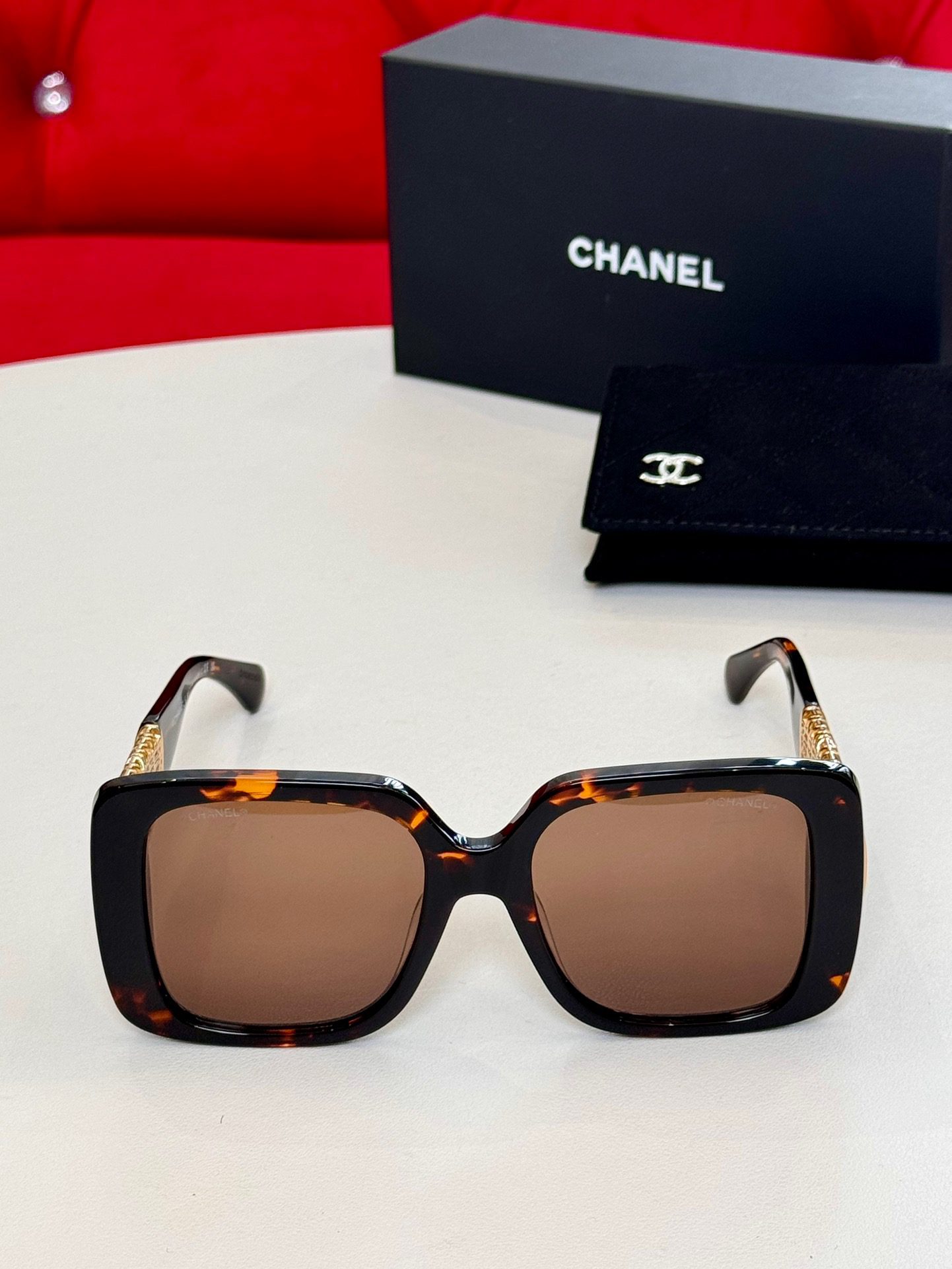 CHANEL SUNGLASSES - Image 2