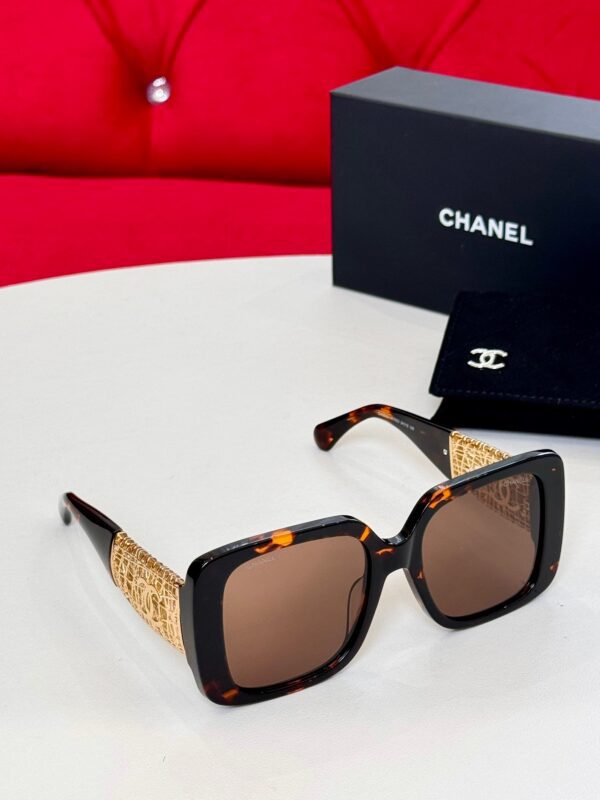 CHANEL SUNGLASSES - Image 4