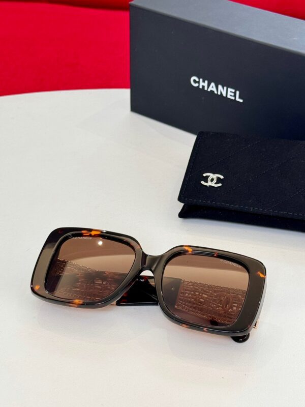 CHANEL SUNGLASSES - Image 6