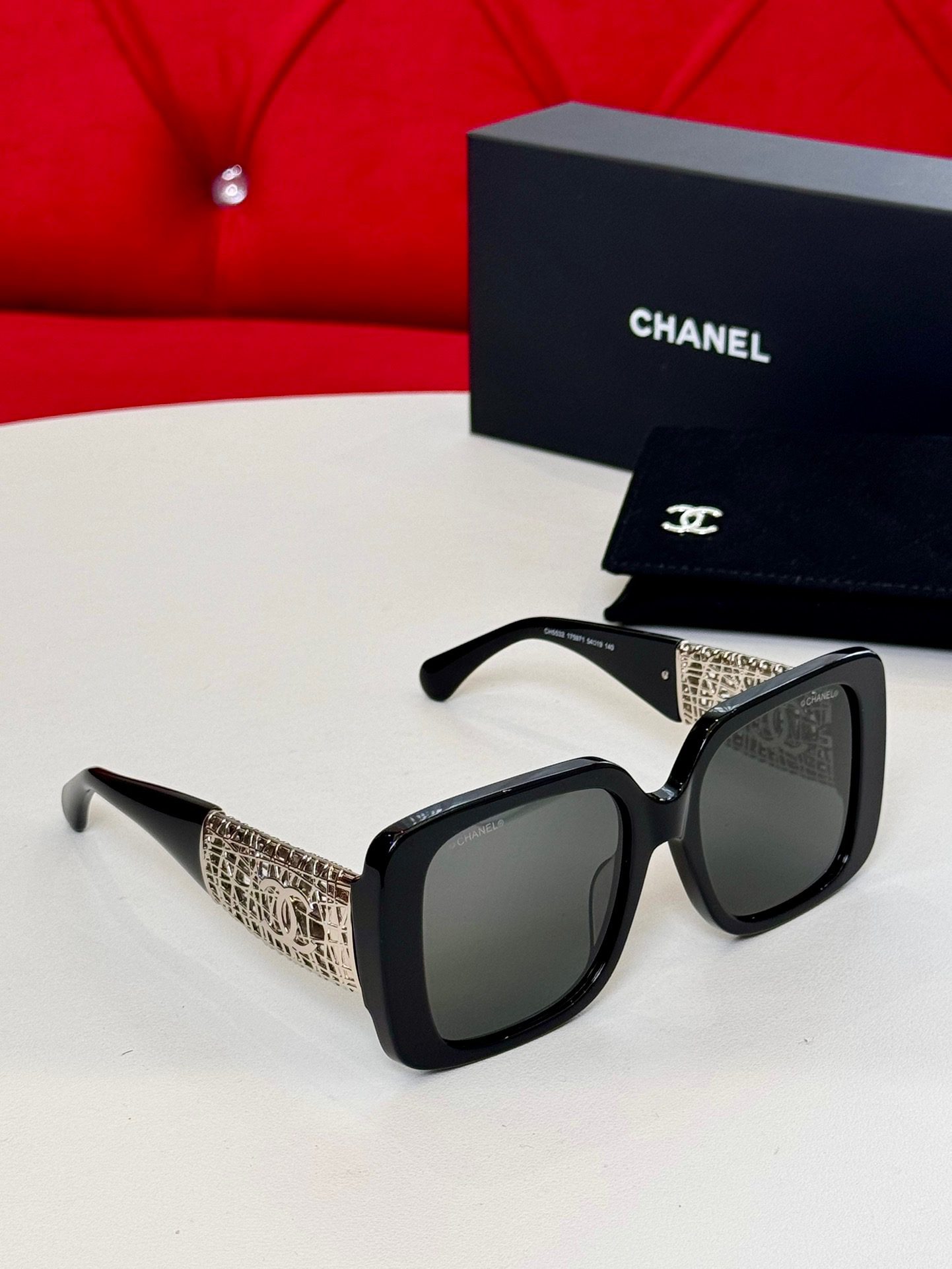 CHANEL SUNGLASSES - Image 3