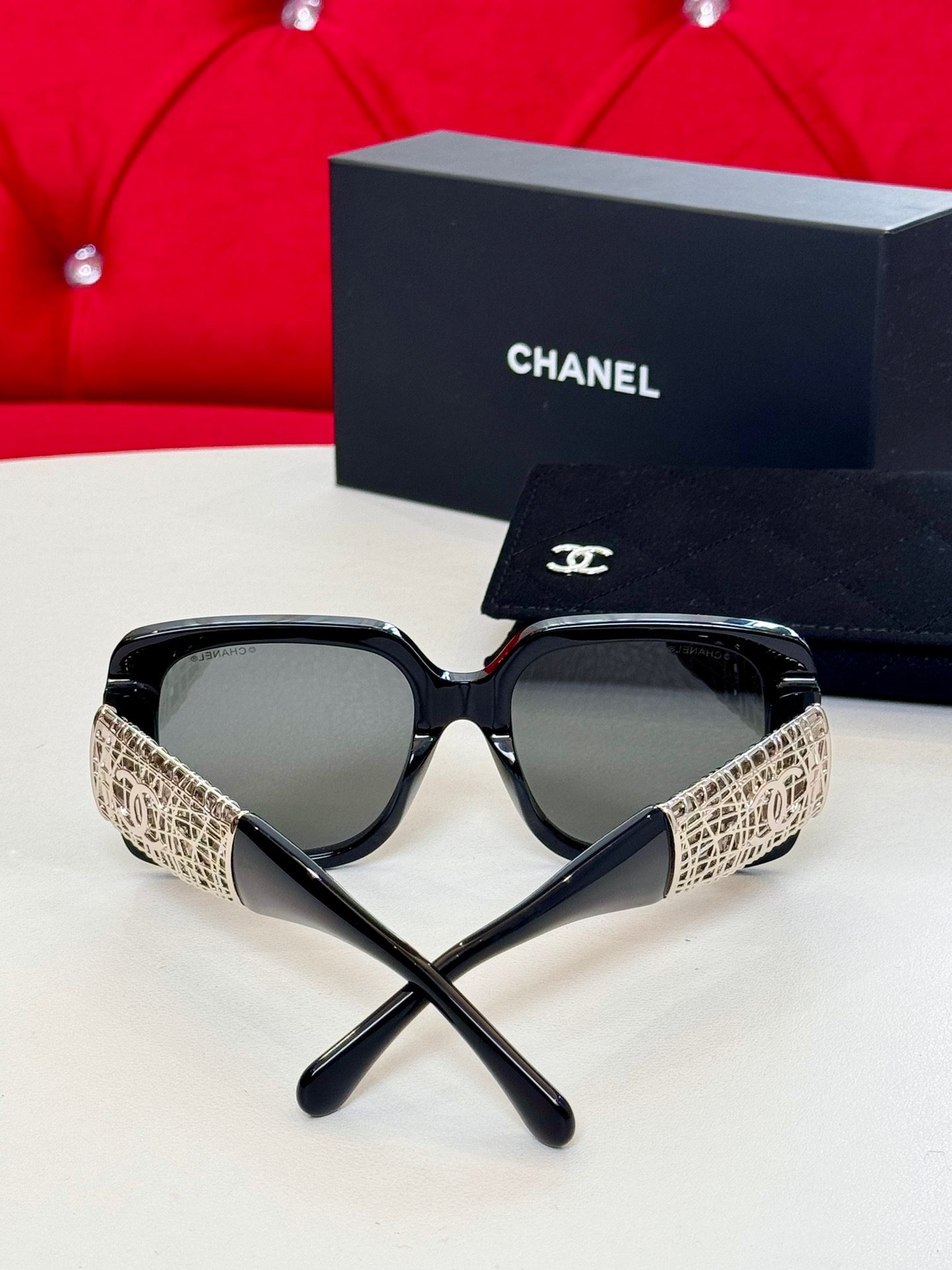 CHANEL SUNGLASSES - Image 7