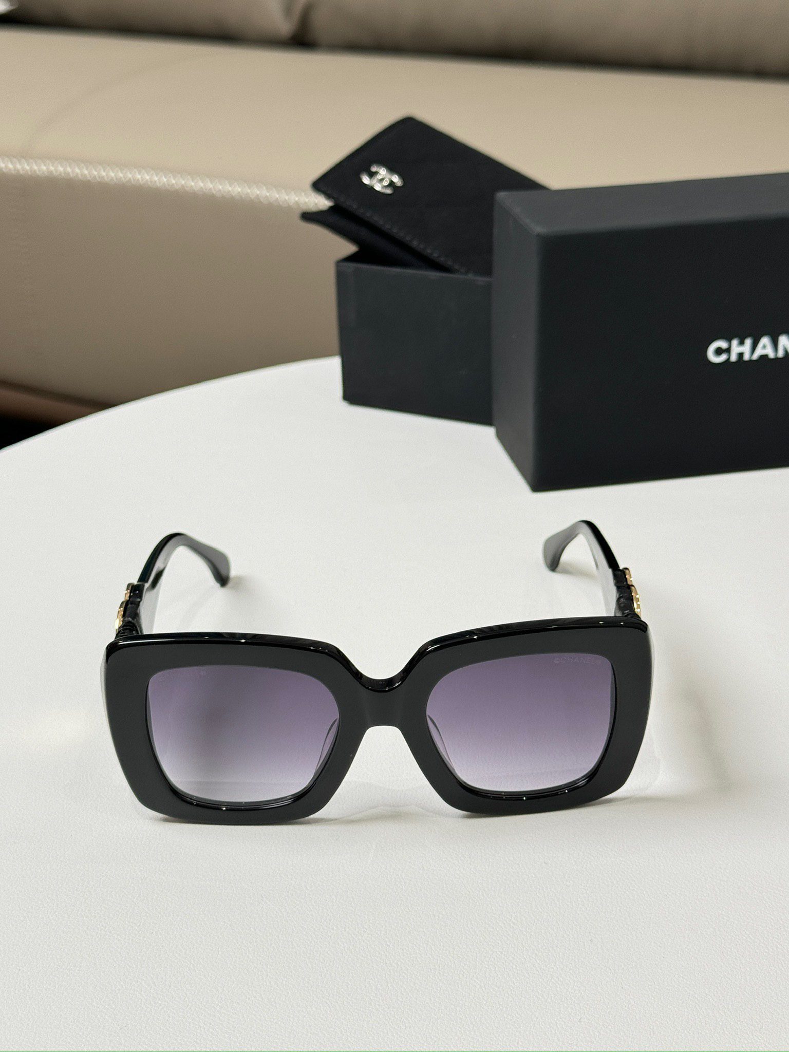CHANEL SUNGLASSES - Image 3