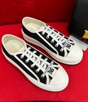 DIOR SNEAKER