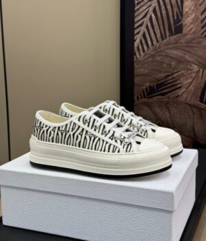 DIOR SNEAKER