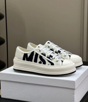 DIOR SNEAKER