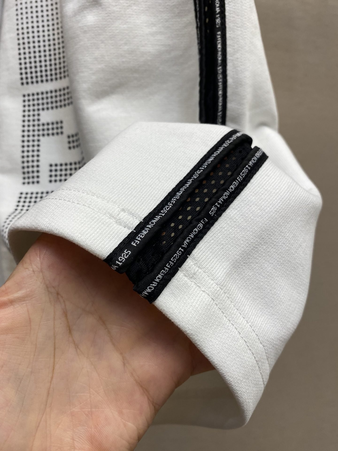 FENDI SHORTS - Image 5